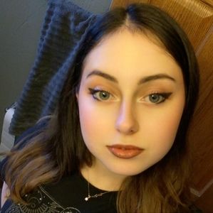 Meet your Posher, lily